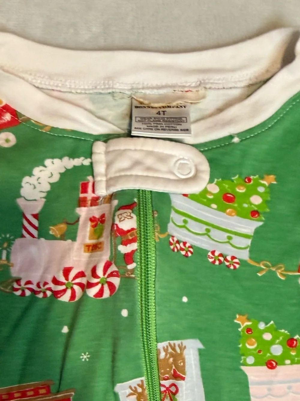 The Beaufort Bonnet Company Toddler Christmas Pajamas Sz 4 Santa Train